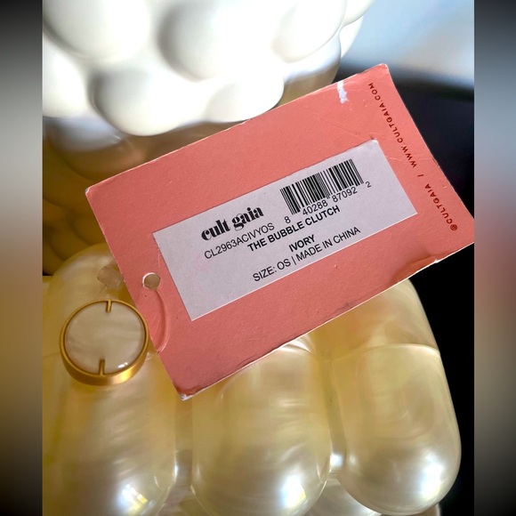 ❗️SOLD❗️Cult Gaia Bubble Pearl Acrylic Clutch - Picture 5 of 7